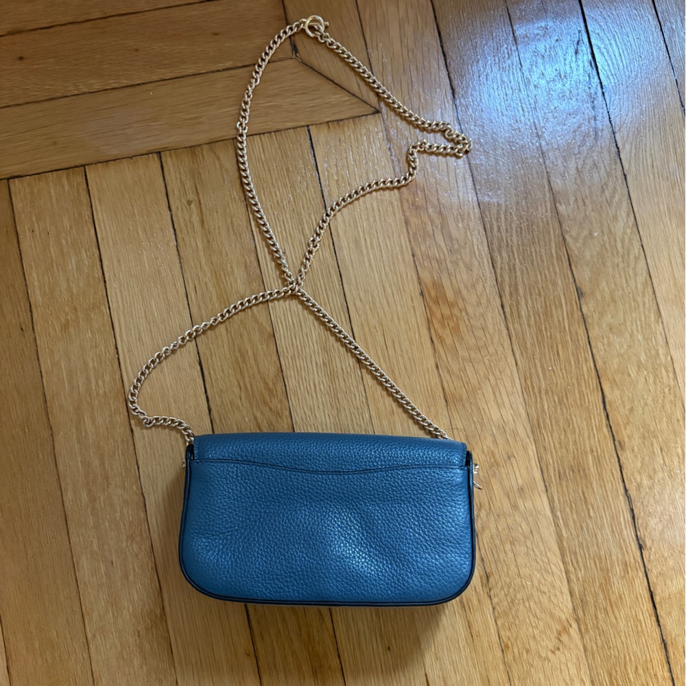 Coach Teal Light Blue Leather Crossbody with Gold Chain Strap NEVER WORN! - Picture 2 of 5